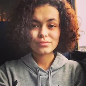 Meet your Posher, Selena